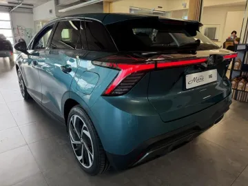 Car image 37