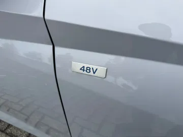 Car image 33