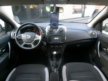 Car image 14