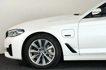 Car image 40