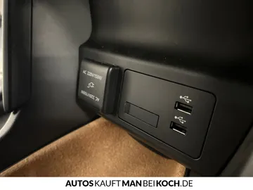 Car image 34