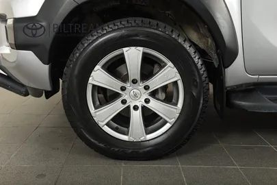 Car image 17