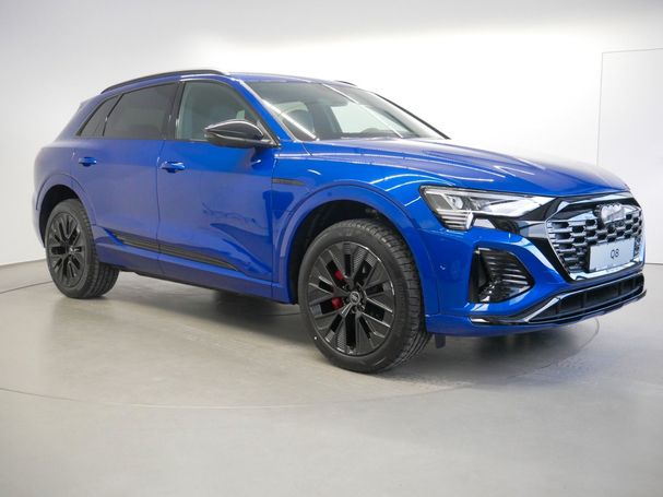 Audi Q8 50 quattro e-tron S-line 250 kW image number 3