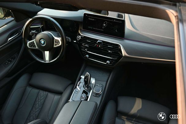 BMW 530 Touring xDrive 215 kW image number 7