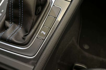 Car image 36