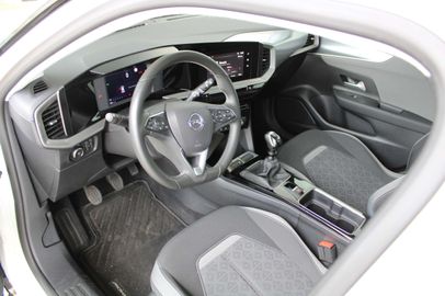 Car image 11