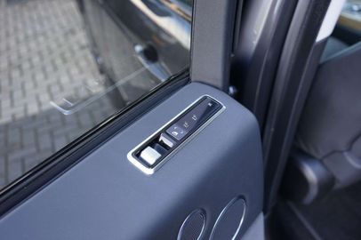 Car image 33