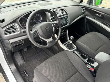 Car image 10