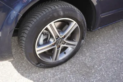 Car image 31
