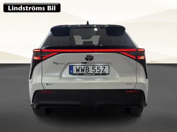 Car image 3