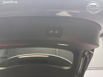 Car image 38