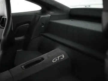 Car image 40