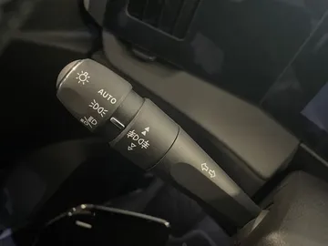 Car image 36