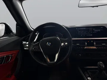 Car image 12