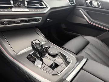 Car image 47