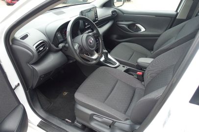 Car image 9