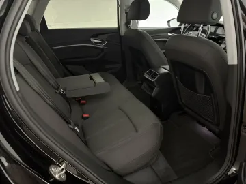 Car image 40