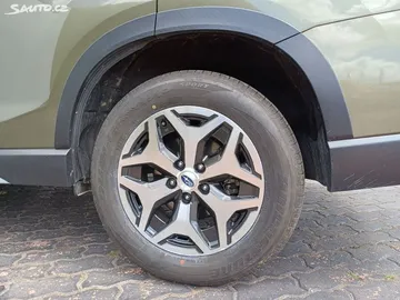Car image 25