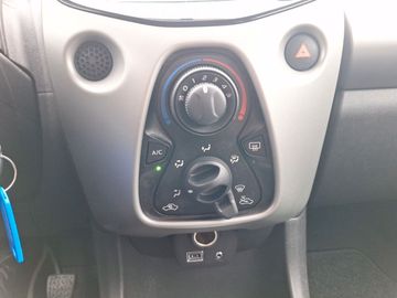 Car image 23