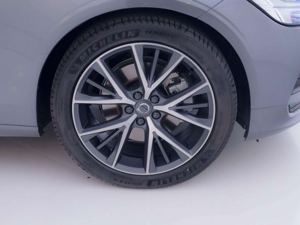 Volvo V90 D4 Plus 140 kW image number 34