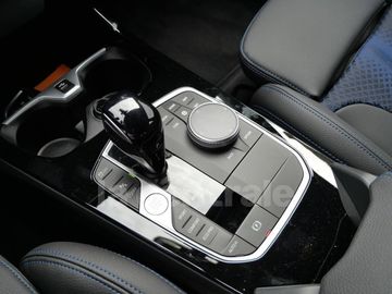 Car image 38