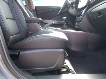 Car image 30