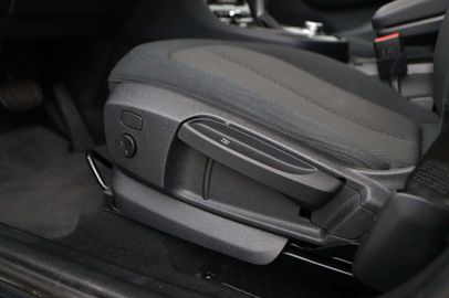 Car image 37