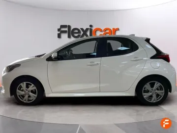 Car image 4