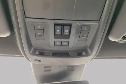 Car image 37