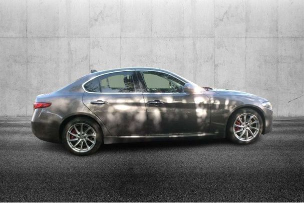 Alfa Romeo Giulia 2.0 Turbo AT8 Super 147 kW image number 3