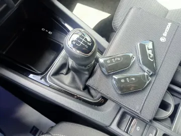 Car image 37