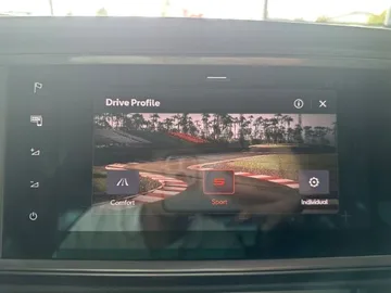 Car image 35