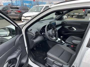 Car image 12