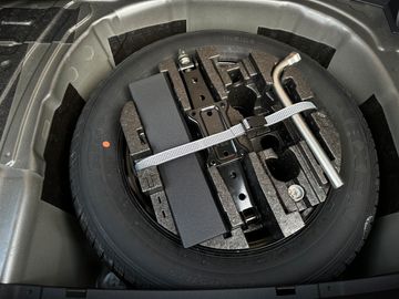 Car image 37