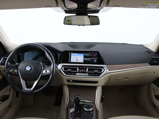 BMW 320i 135 kW image number 13