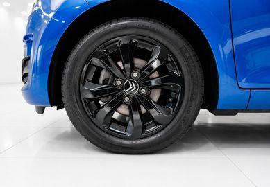 Car image 19
