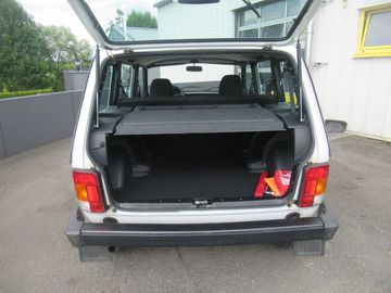 Car image 14