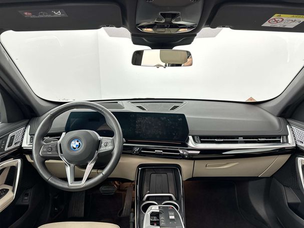 BMW iX1 xDrive30 200 kW image number 22