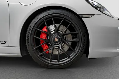 Car image 19