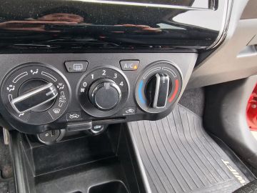 Car image 33