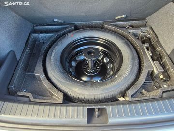 Car image 34
