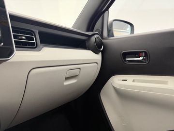 Car image 36