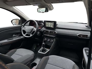 Car image 16