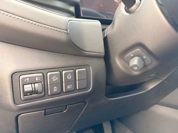 Car image 29