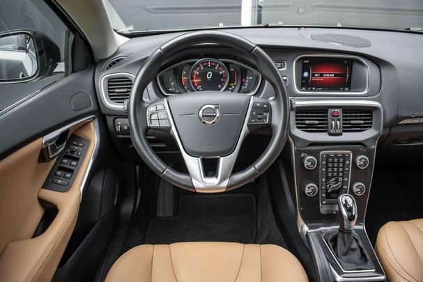 Volvo V40 Cross Country T3 112 kW image number 18