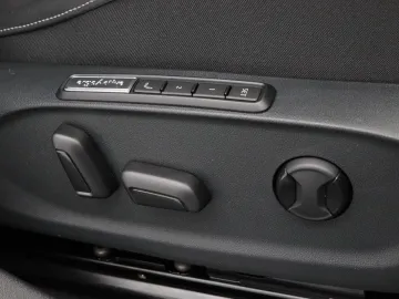 Car image 38