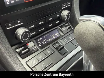 Car image 33