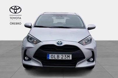 Car image 2