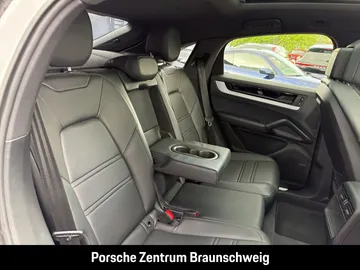 Car image 35