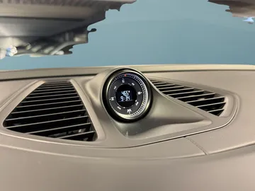 Car image 28